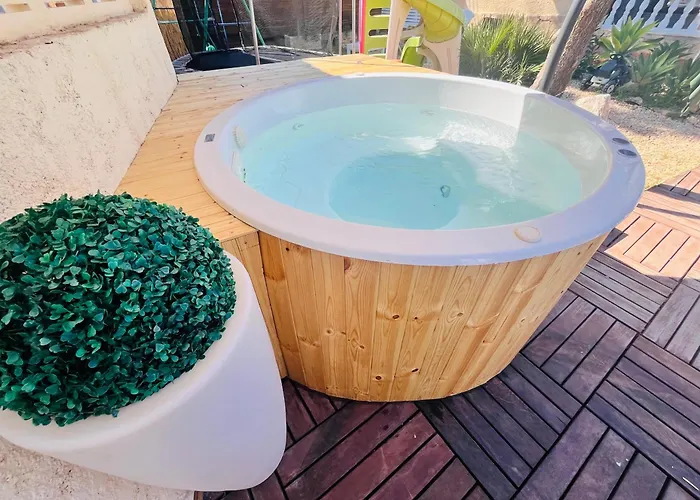 Privado Piscina A 5min De La Playa Y Centro Jacuzzi Barbacoa Wifi Aire *